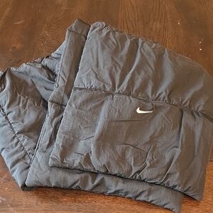 NIKE Therma Fit Quilted Wrap
